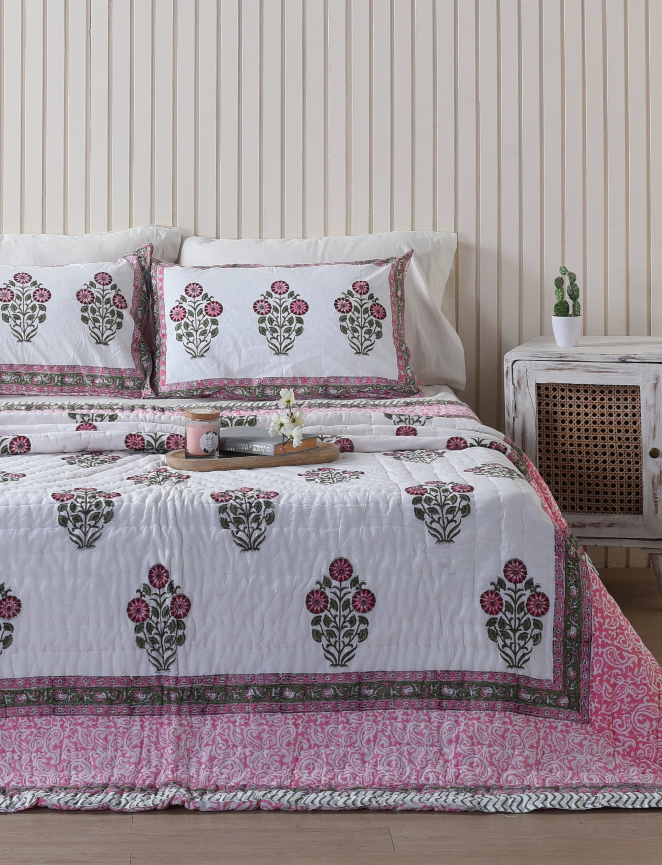 Jaipuri Razai With Pillow Covers - Pink Iris