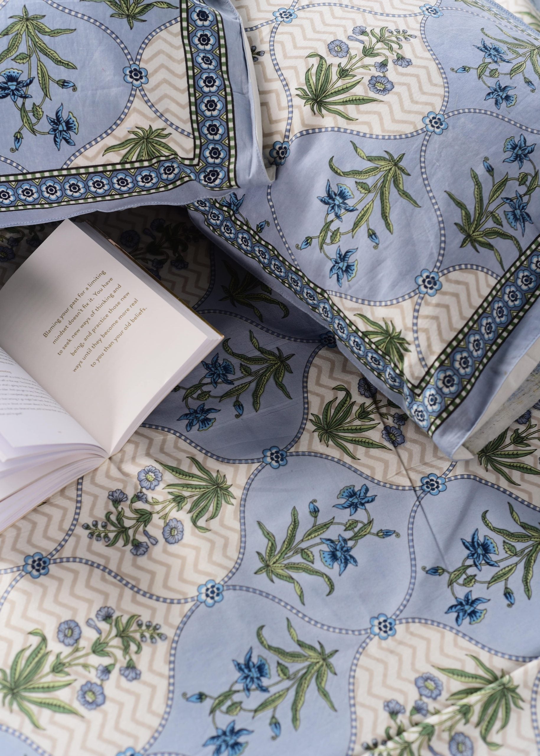 Blue Floral Bunch - Bedsheet And Pillowcase Set