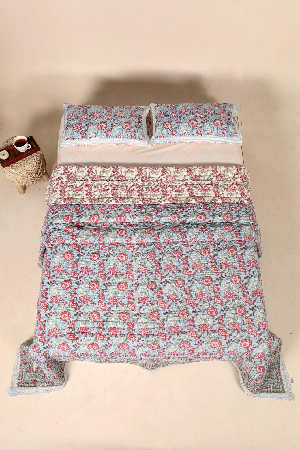 Jaipuri Razai With Pillow Covers - Isla