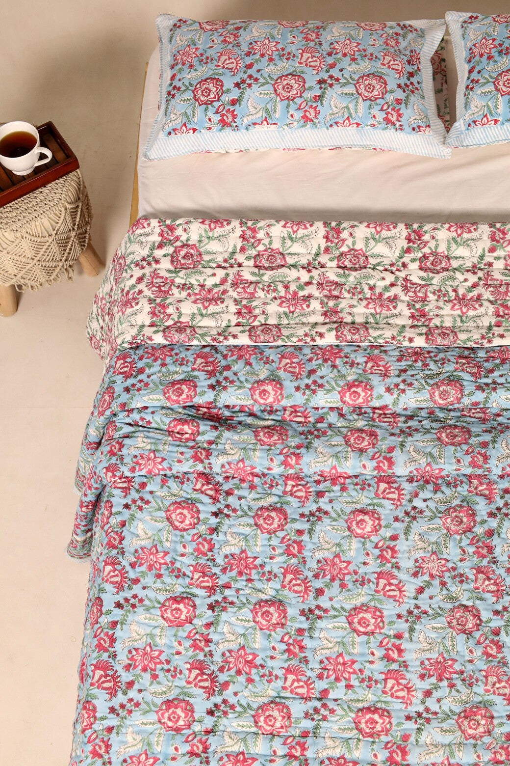 Jaipuri Razai With Pillow Covers - Isla