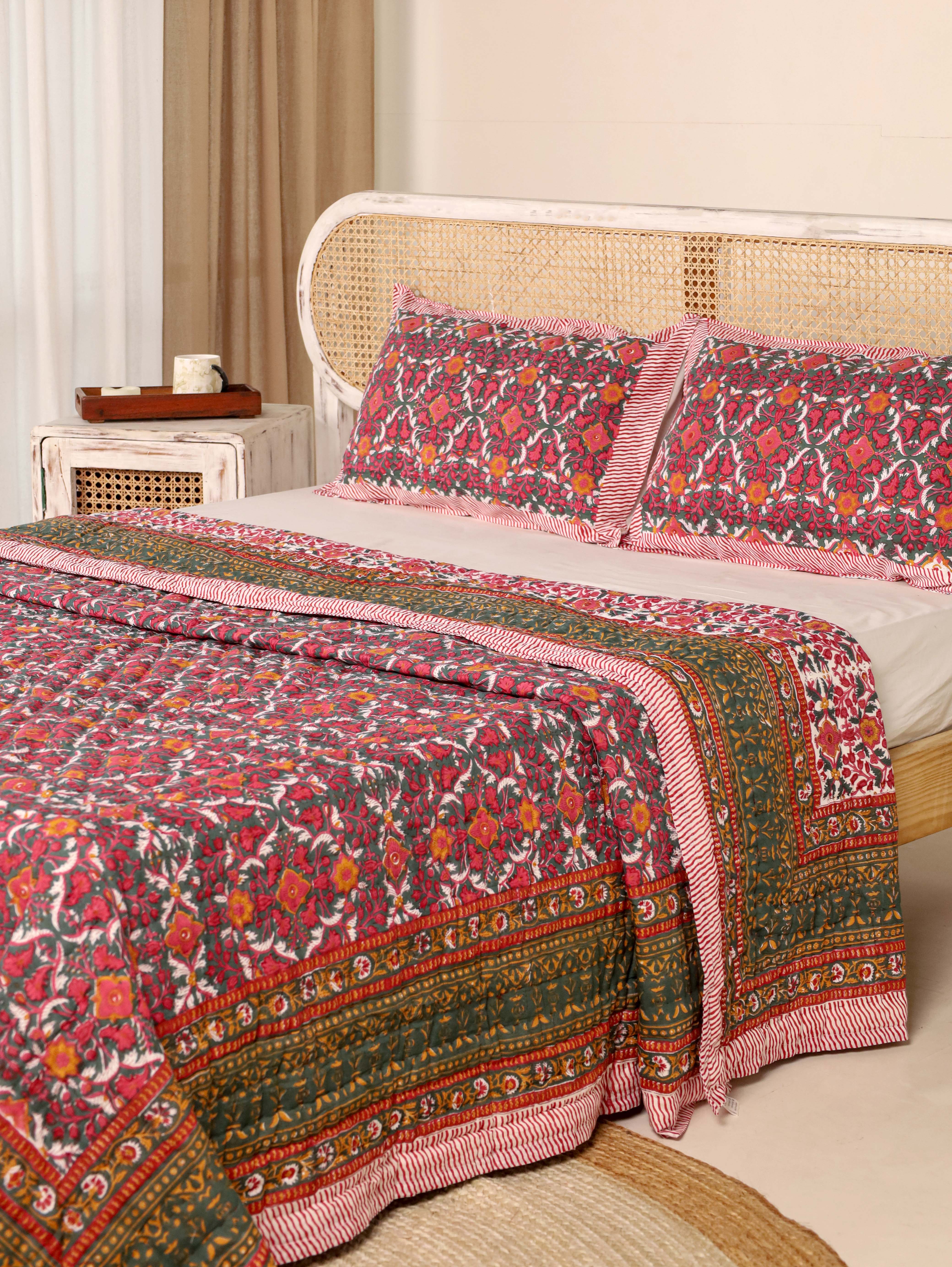 Jaipuri Razai With Pillow Covers - Garnet
