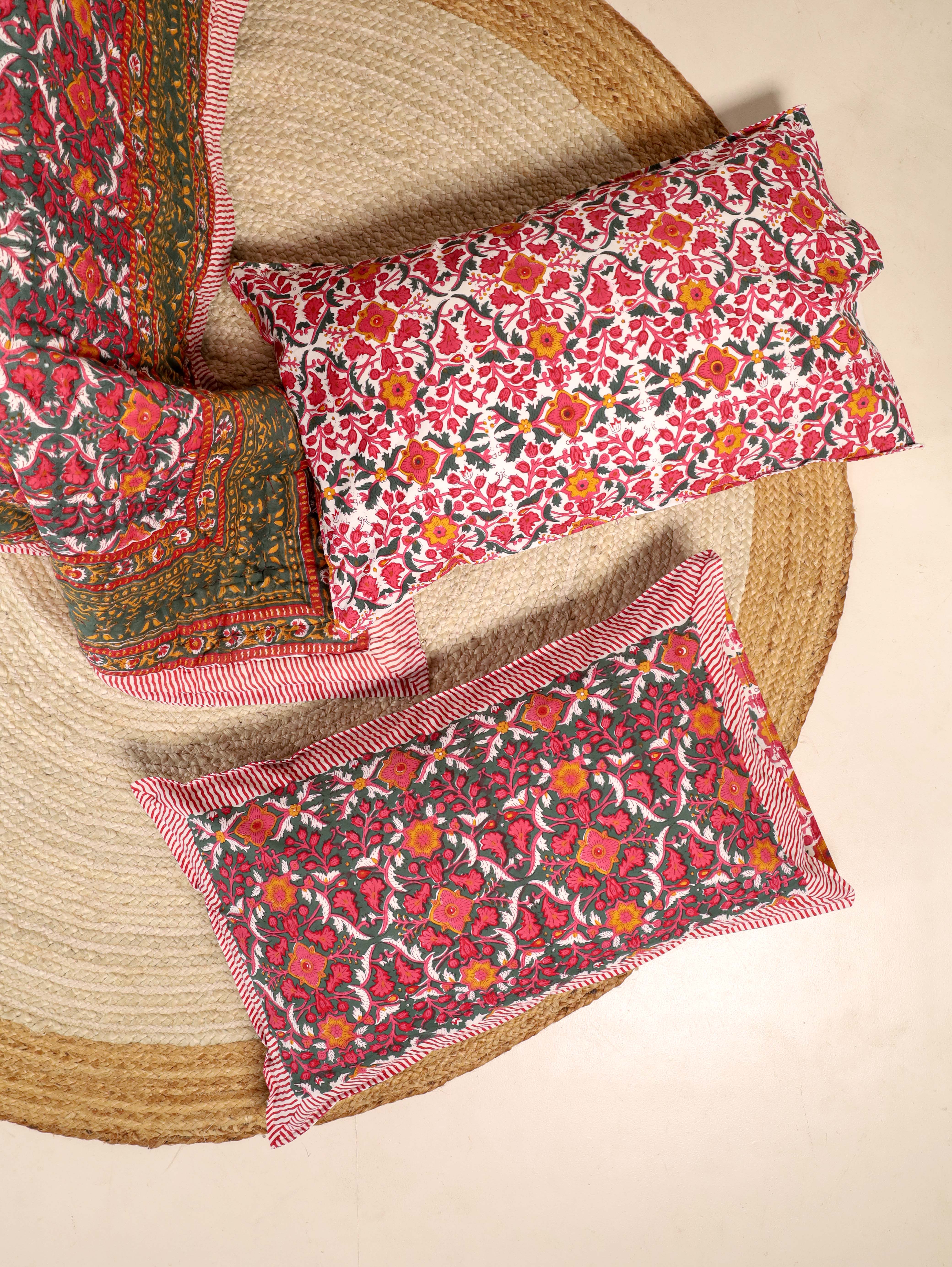 Jaipuri Razai With Pillow Covers - Garnet